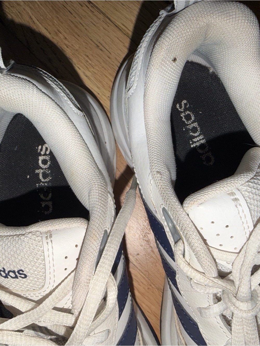 Adidas Sneaker - Picture 4 of 5